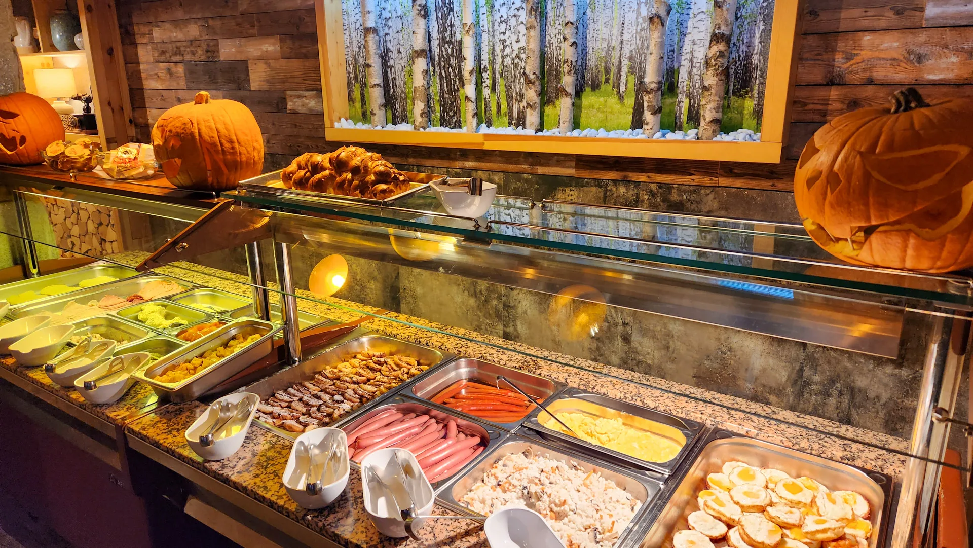 Snídaně na hotelu Mesit - Halloween